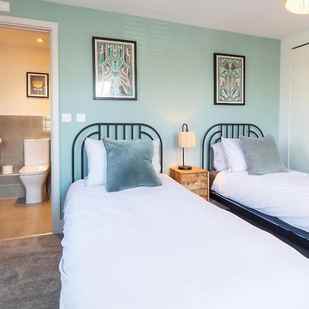 X-Large Two Bedroom & Two Bathroom Apartment With Free Evening Parking Southampton Exterior photo
