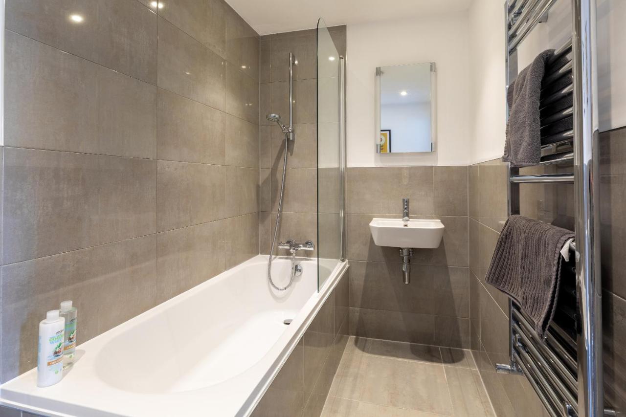 X-Large Two Bedroom & Two Bathroom Apartment With Free Evening Parking Southampton Exterior photo