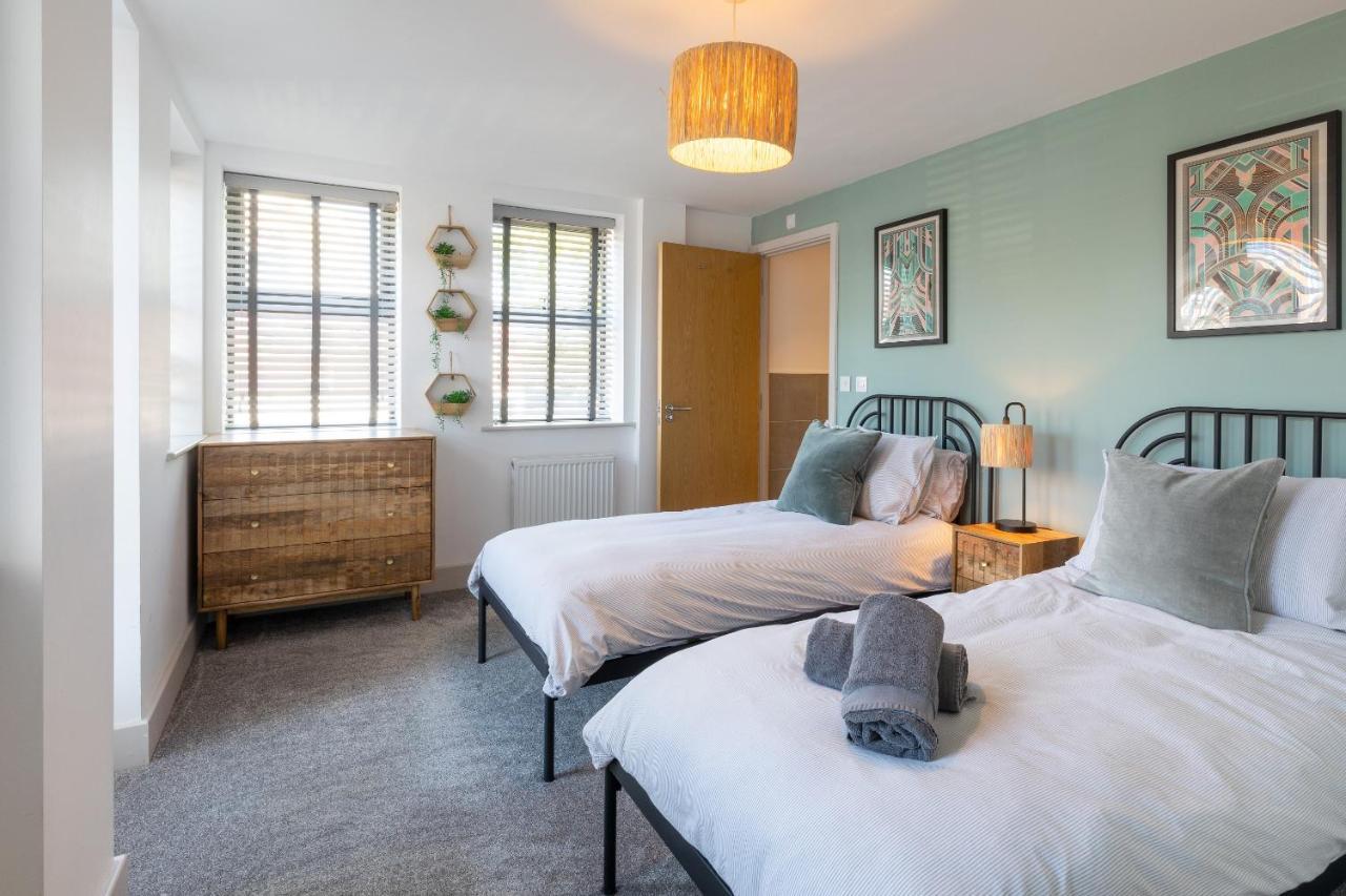 X-Large Two Bedroom & Two Bathroom Apartment With Free Evening Parking Southampton Exterior photo