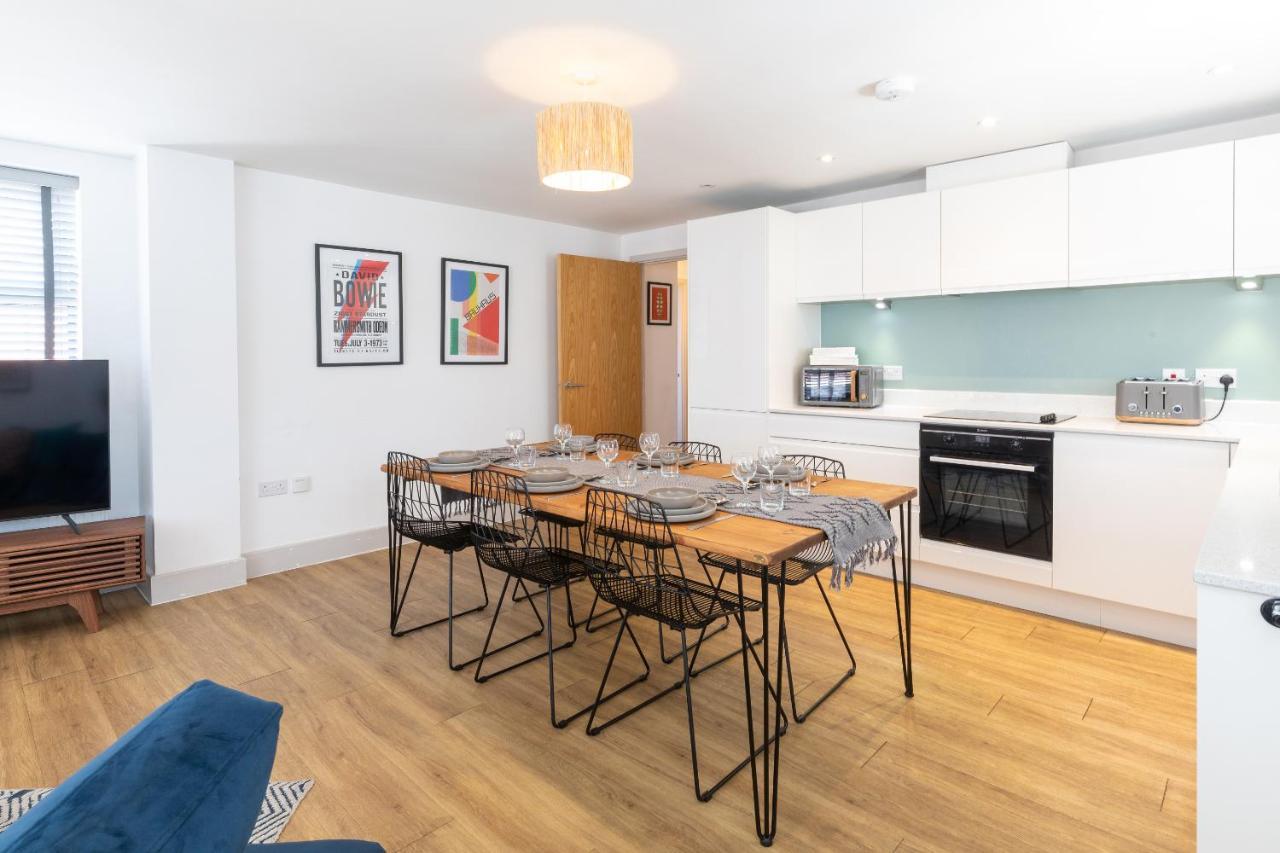 X-Large Two Bedroom & Two Bathroom Apartment With Free Evening Parking Southampton Exterior photo